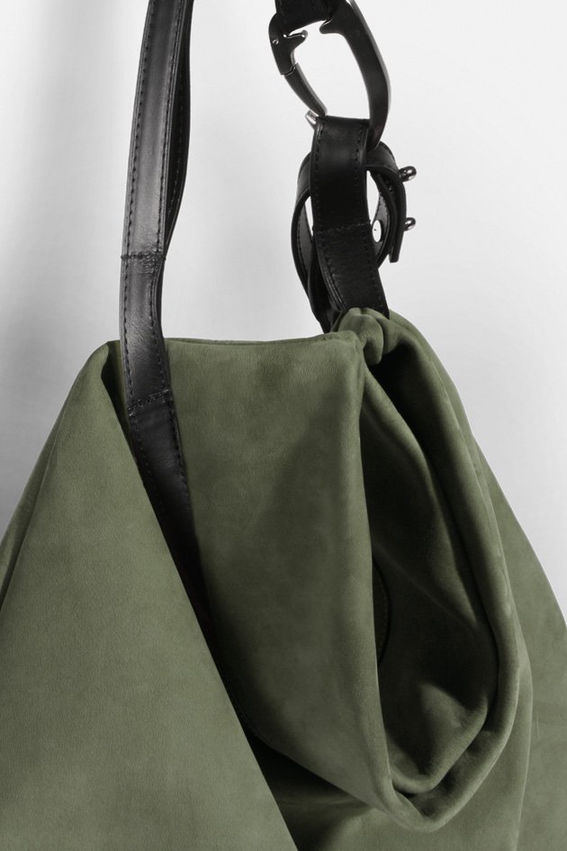 LittleJohNubOliveNoirDetail Sac bandoulière modulable Joh Césaire Paris Sac Créateur Français