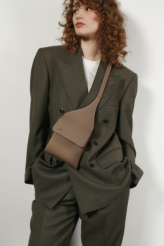 ConfidentVPOBronzePorte Confident Leather Holster Bag – Minimalist Crossbody Pouch Made in France